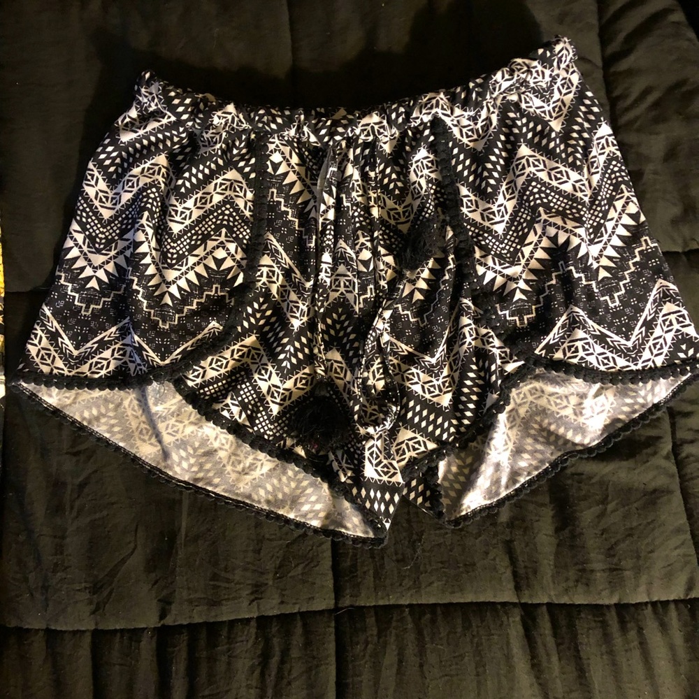 Loose Boho Shorts Size Medium